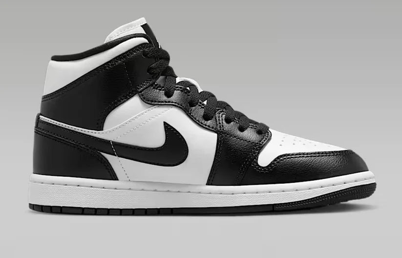 Air Jordan 1 Retro High OG “Black / White"